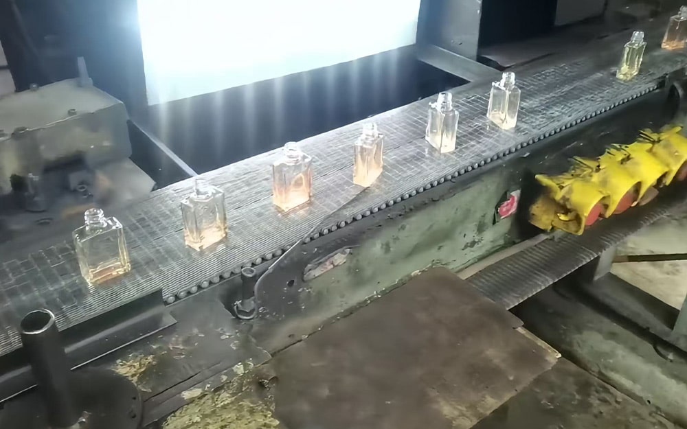 Production glass bottles for aromatherapy oils