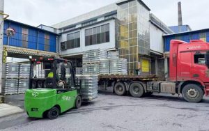 Custom 300ml Square Spice Glass Bottle with 304 Stainless Steel Lid