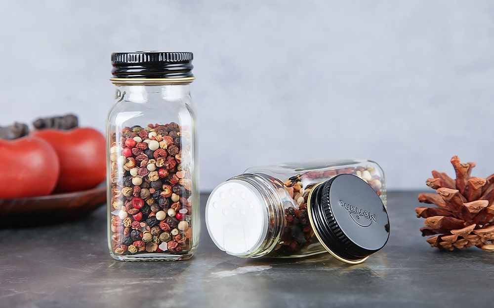 Custom glass spice container with lid